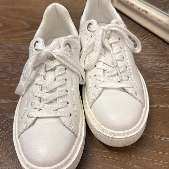Steve Madden Catcher Sneakers 6.5 - Picture 2 of 8